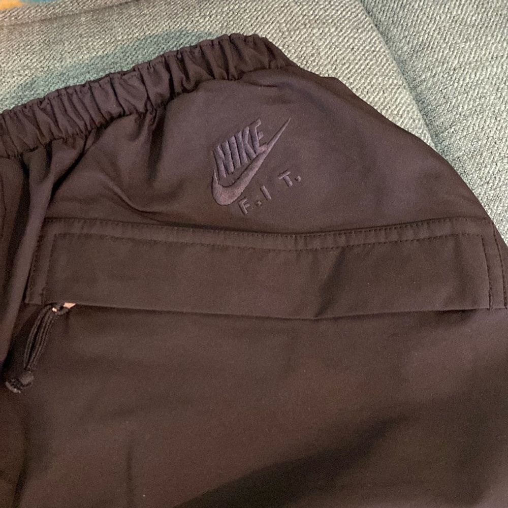 Vintage Men’s Nike ACG Wind Pants with Mesh Lining Inside Size Medium